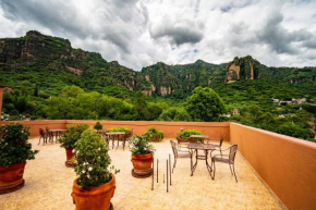 Отель La Pirámide del Tepozteco  Тепостлан
